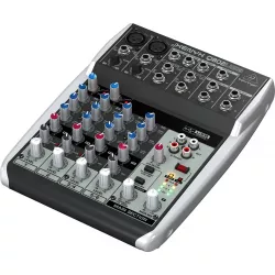 Микшерный пульт BEHRINGER Q802USB
