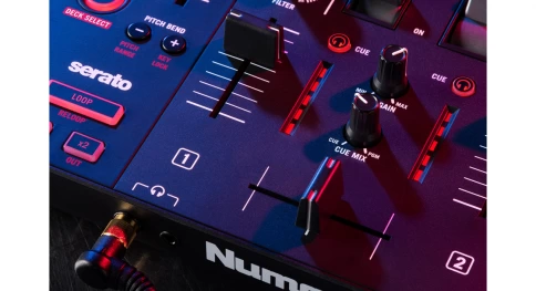 DJ-контроллер Numark Mixtrack Platinum FX фото 7