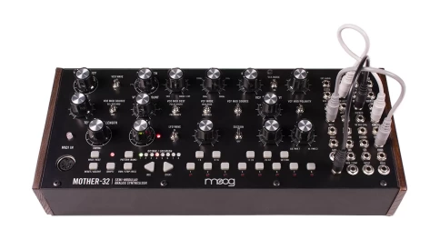 Аналоговый синтезатор Moog Mother-32 фото 3