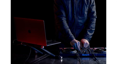 DJ-контроллер Numark Mixtrack Pro FX фото 9