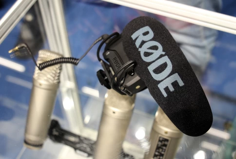 Накамерный микрофон RODE VideoMic Pro+ фото 4