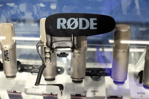 Накамерный микрофон RODE VideoMic Pro+ фото 3