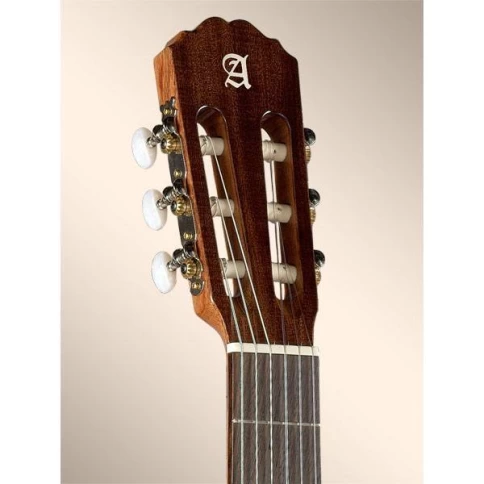 Классическая гитара Alhambra 1C фото 3
