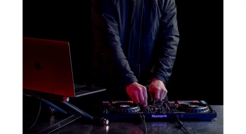 DJ-контроллер Numark Mixtrack Platinum FX фото 9