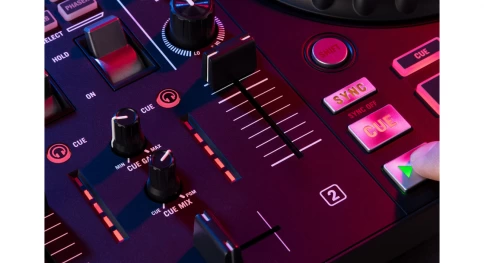 DJ-контроллер Numark Mixtrack Platinum FX фото 6