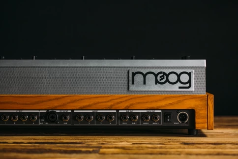 Аналоговый синтезатор Moog One Polyphonic Synthesizer 8-Voice фото 6