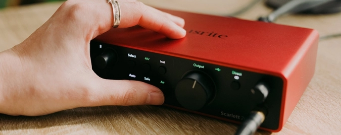 Аудиоинтерфейс USB ​Focusrite Scarlett 2i2 4rd Gen фото 6