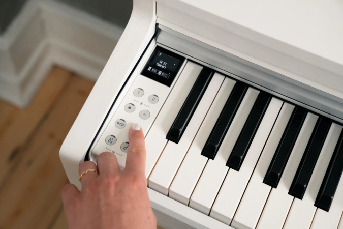 Цифровое пианино Kawai CN201W (Premium Satin White) банкетка в комплекте фото 2