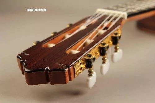 Классическая гитара PEREZ 660 CEDAR фото 5